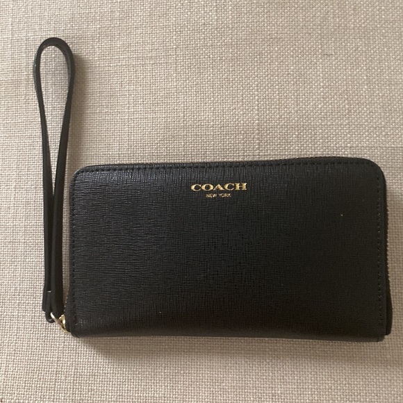 Coach wristlet - Picture 1 of 4